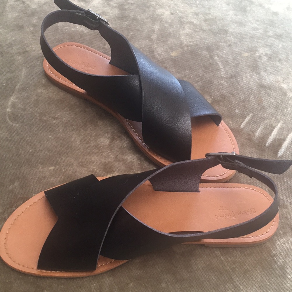 Universal Thread Sarina Crossband Slide Sandal